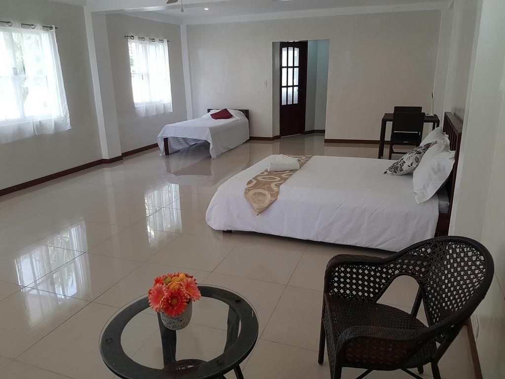 Lanas Beach Resort Romblon Island Номер фото