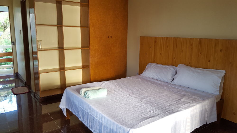 Lanas Beach Resort Romblon Island Екстер'єр фото